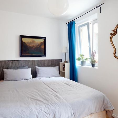 Beautiful Park Apartment For 4 Guests Berlino Esterno foto