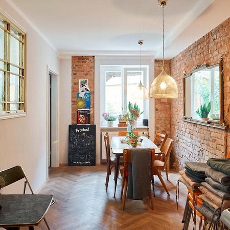 Beautiful Park Apartment For 4 Guests Berlino Esterno foto