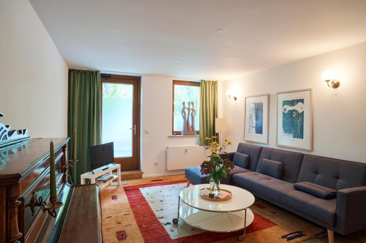 Beautiful Park Apartment For 4 Guests Berlino Esterno foto
