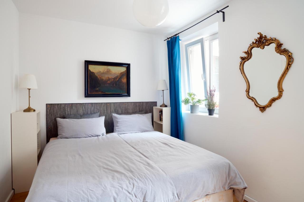 Beautiful Park Apartment For 4 Guests Berlino Esterno foto