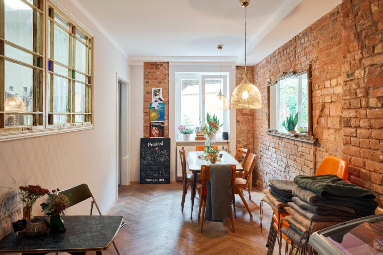 Beautiful Park Apartment For 4 Guests Berlino Esterno foto