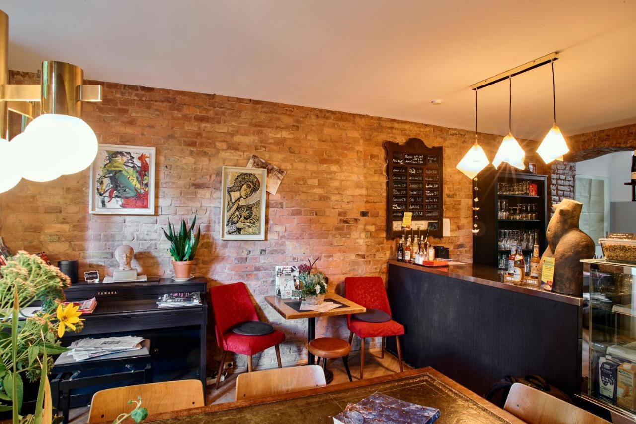 Beautiful Park Apartment For 4 Guests Berlino Esterno foto