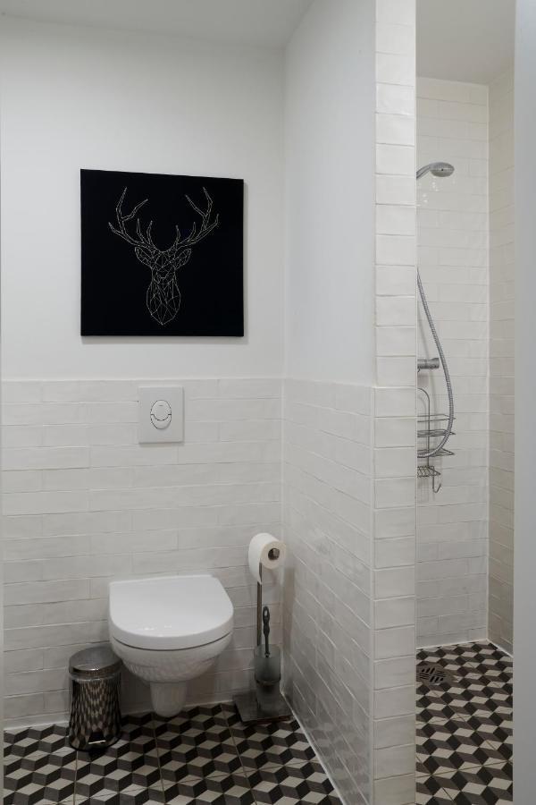 Beautiful Park Apartment For 4 Guests Berlino Esterno foto