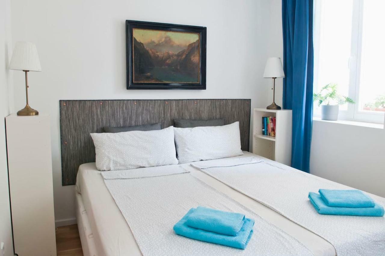 Beautiful Park Apartment For 4 Guests Berlino Esterno foto