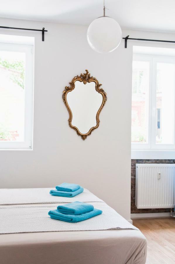 Beautiful Park Apartment For 4 Guests Berlino Esterno foto