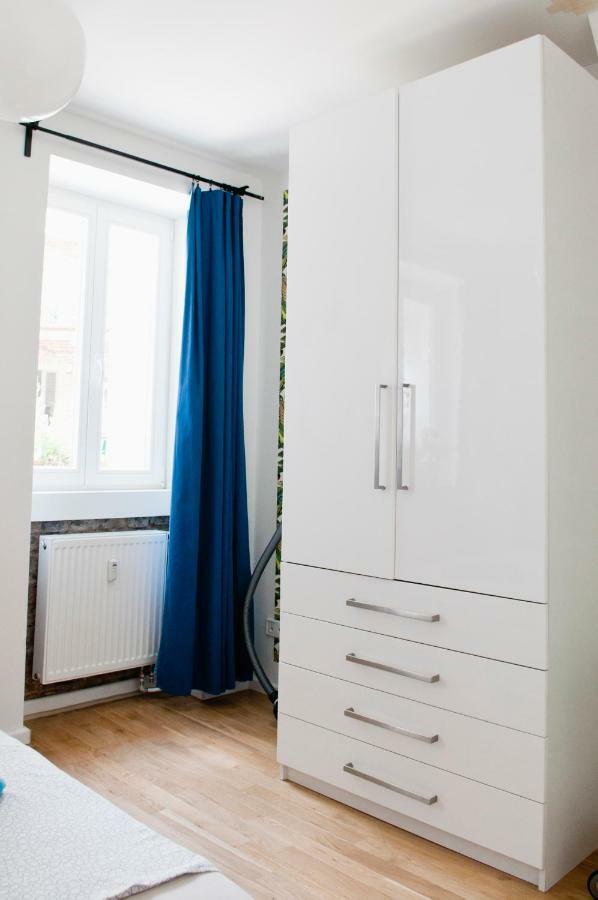 Beautiful Park Apartment For 4 Guests Berlino Esterno foto